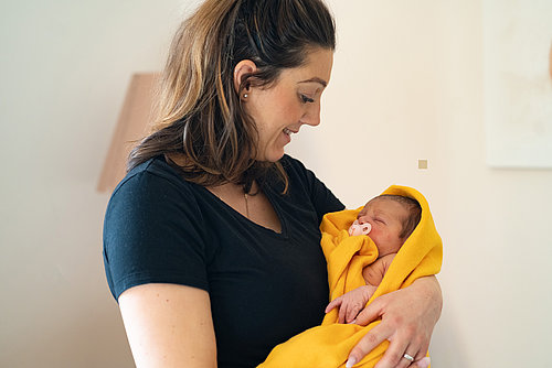 Alica-Mariana Tied mit ihrer Tochter